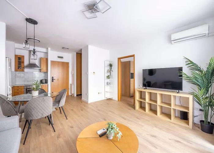 Deluxe K9 Central Suite With Balcony \